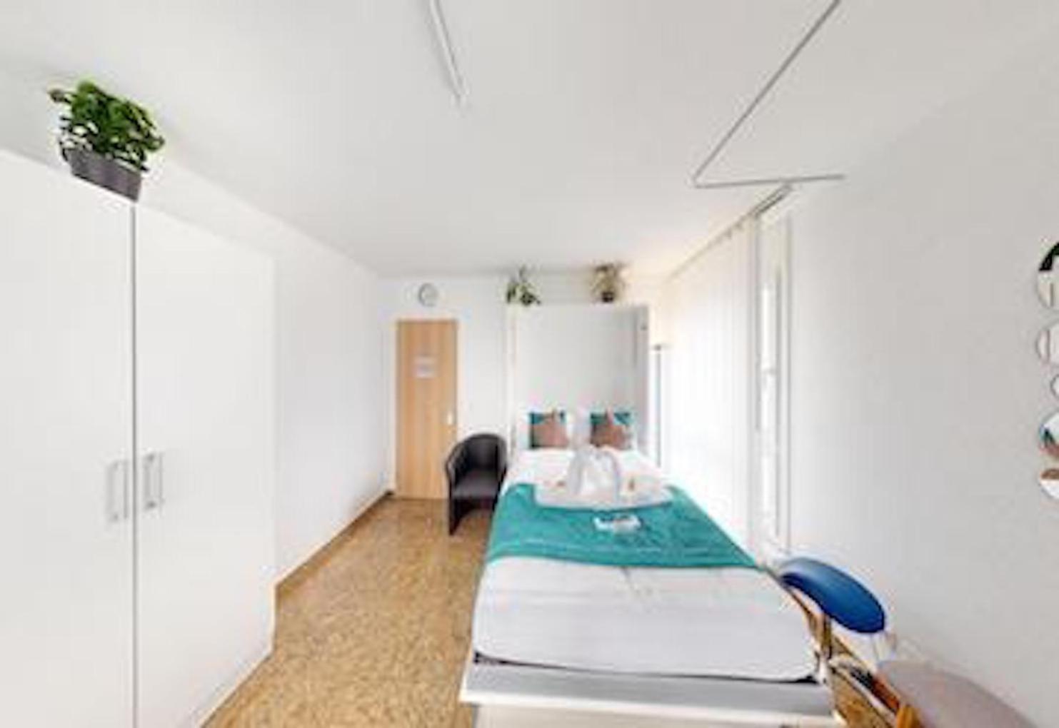 Ueber Den Daecher Von Chur Apartment Exterior foto